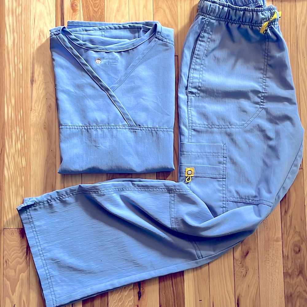 Wonderwink Ceil blue scrub set